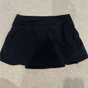 Black Lululemon 13” size 4 pace rival skort